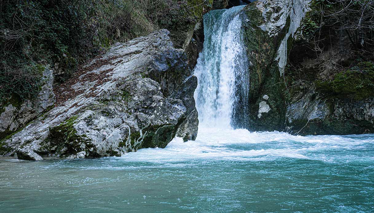 La cascata del Laghetto di San Benedetto, nel Parco dei Monti Simbruini