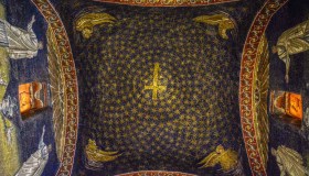 Il cielo stellato più bello di sempre si trova in questo mausoleo