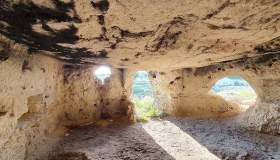 Itinerario a piedi alla scoperta delle Gravine di Grottaglie