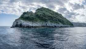 L’isola di Gallinara, oasi di verde lambita dal Mar Ligure