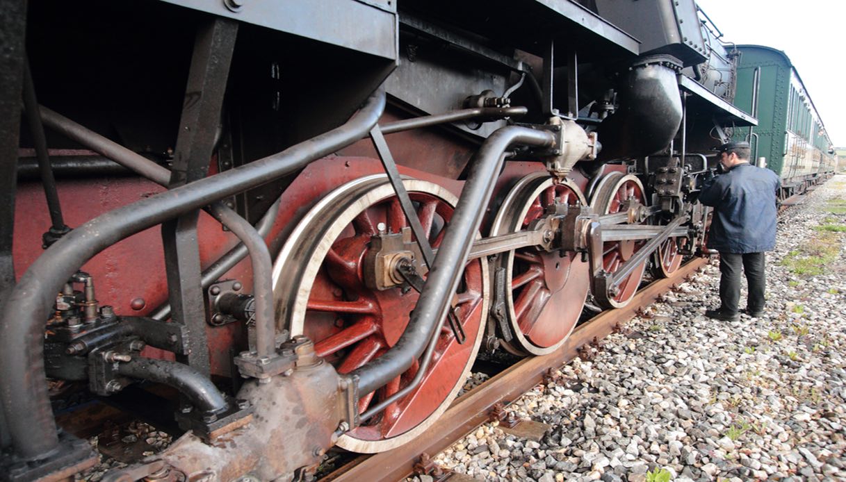 Il treno a vapore che attraversa la Val d'Orcia