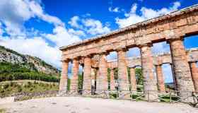 Segesta, il tempio in Sicilia che sembra greco ma che non lo è