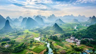 Guilin: i grattaceli di roccia che rendono magico lo skyline in Cina