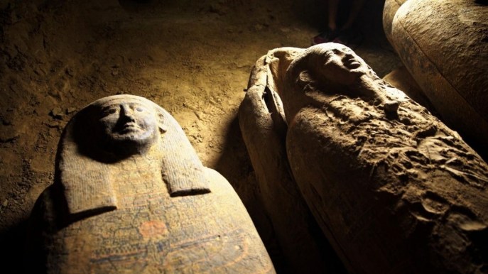 Saqqara, la città d’Egitto che ha restituito 27 sarcofagi