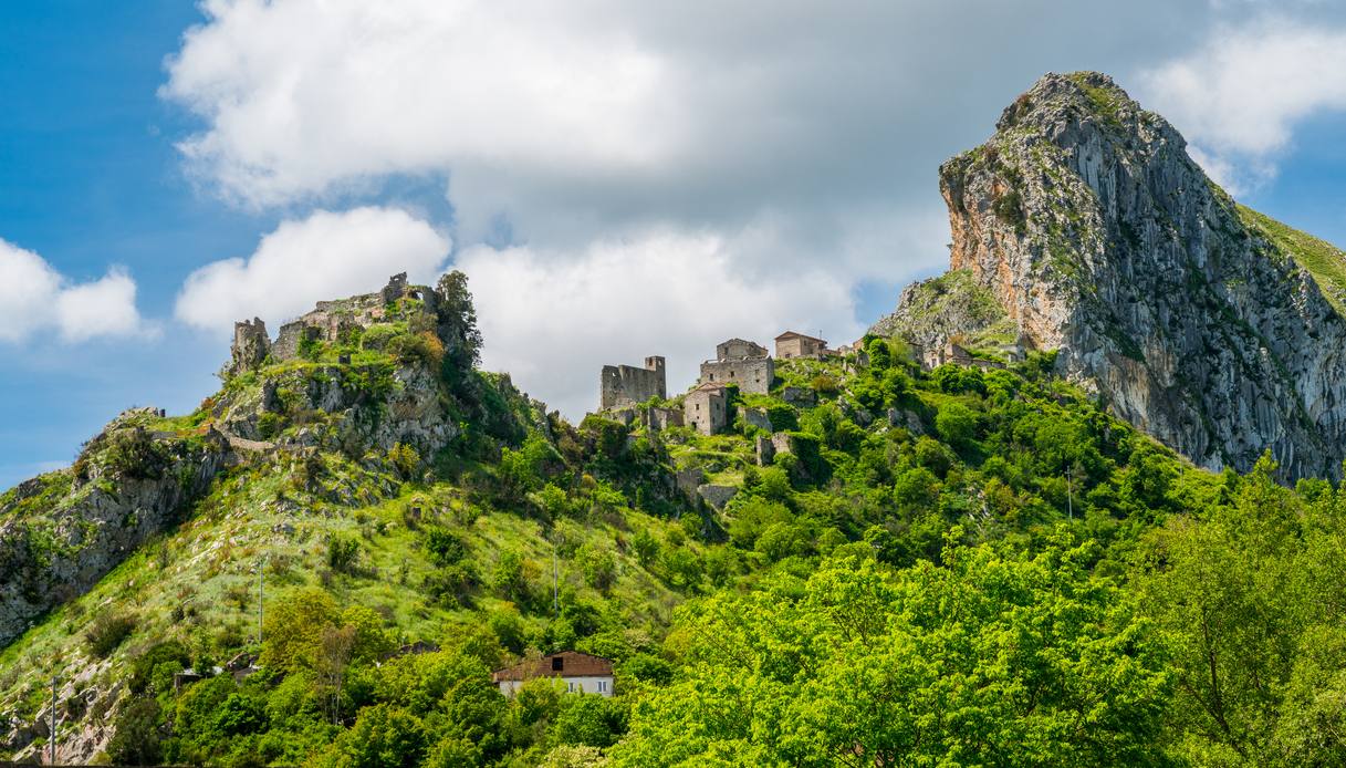 I borghi abbandonati d’Italia da visitare in autunno