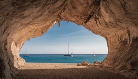 Cala Luna e quelle sfumature di azzurro che ci hanno fatto innamorare