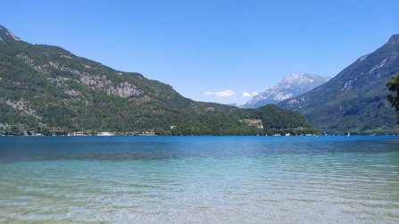 Friuli: il Lago di Cavazzo e la strana storia degli acquanauti