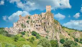 Craco, il borgo fantasma dove si aggira un cavallo senza testa