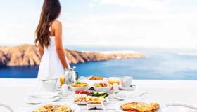 Viaggiare con il “mood food”, il cibo che ti porta in giro per il mondo