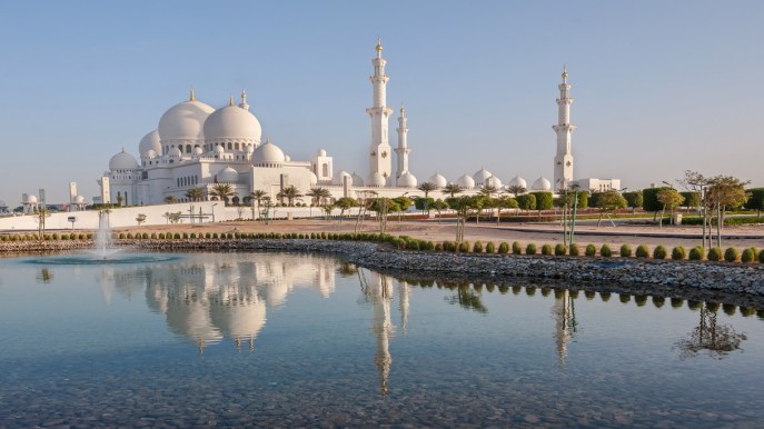 Abu Dhabi riapre al turismo internazionale: le regole