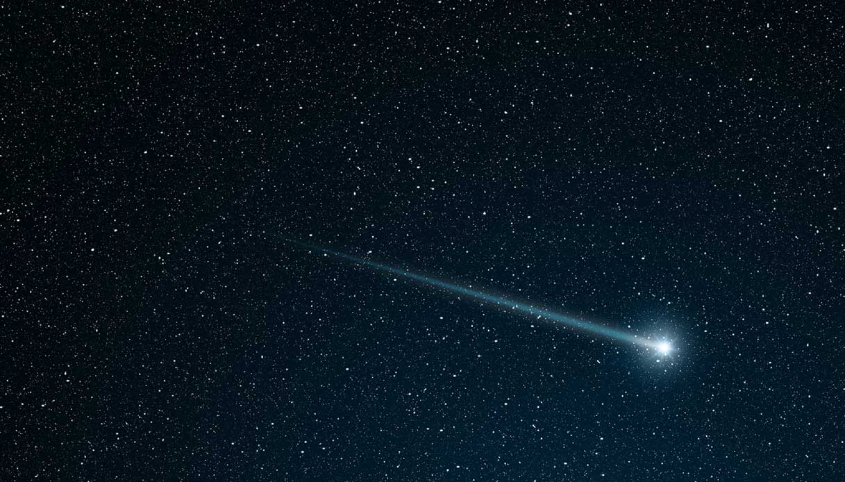 Meteore , comete et asteroidi  Cometa-erasmus