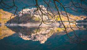 Lago del Turano: un’esplosione di colore a due passi da Rieti