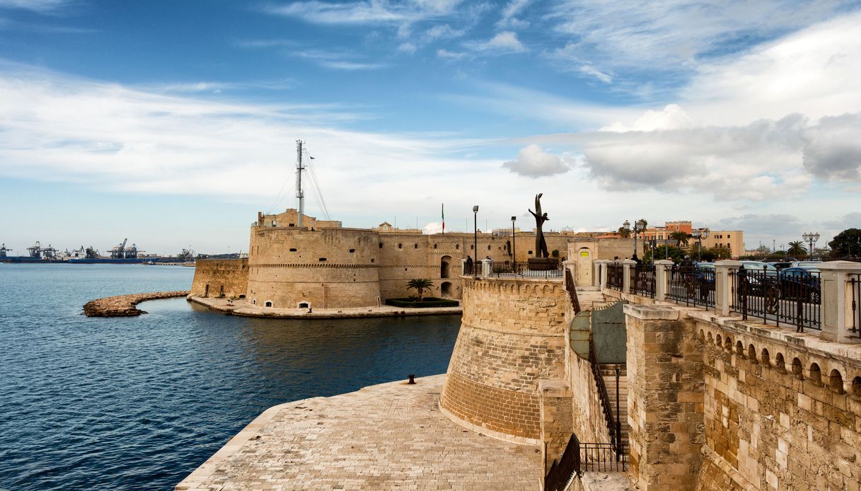 A Taranto C'è Il Piccolo E Il Grande