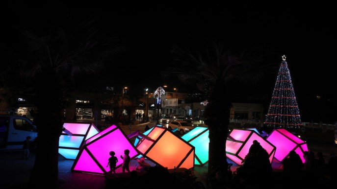 Tel Aviv, Jaffa si illumina per l’Hanukkah e le vacanze di Natale