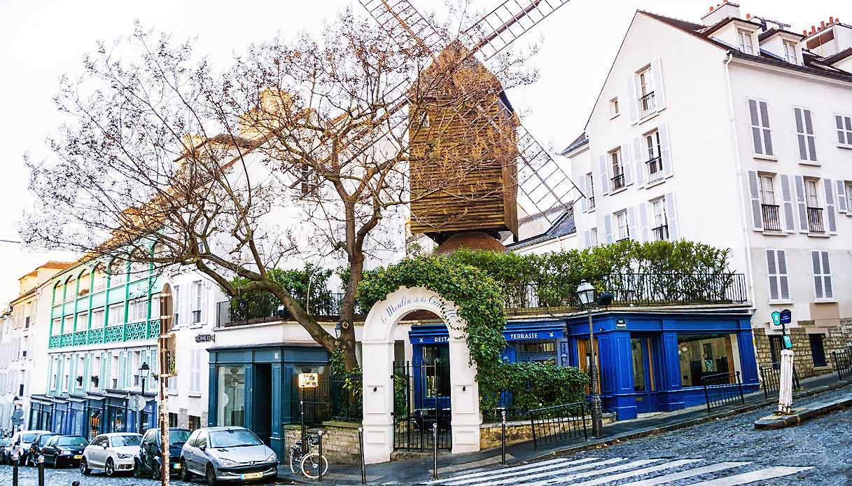 Il celebre Moulin de la Galette dipinto da Renoir