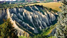L’Italia dei calanchi: dove ammirare questi spettacoli della natura