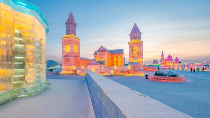 Luci e colori ad Harbin: la città di ghiaccio che incanta il mondo