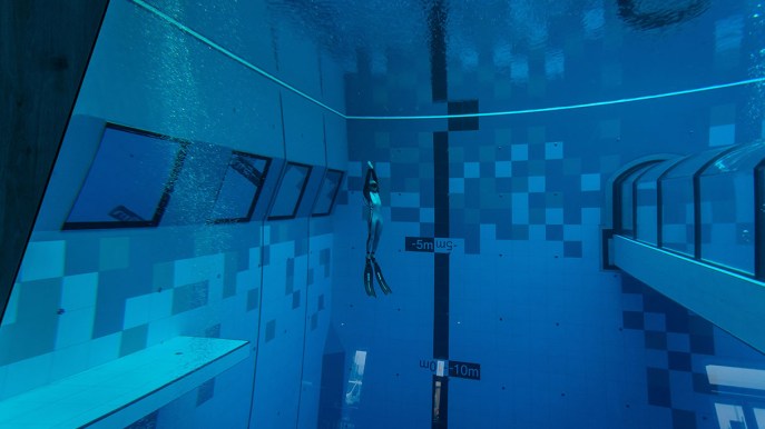 È ufficiale: la piscina più profonda al mondo è stata inaugurata