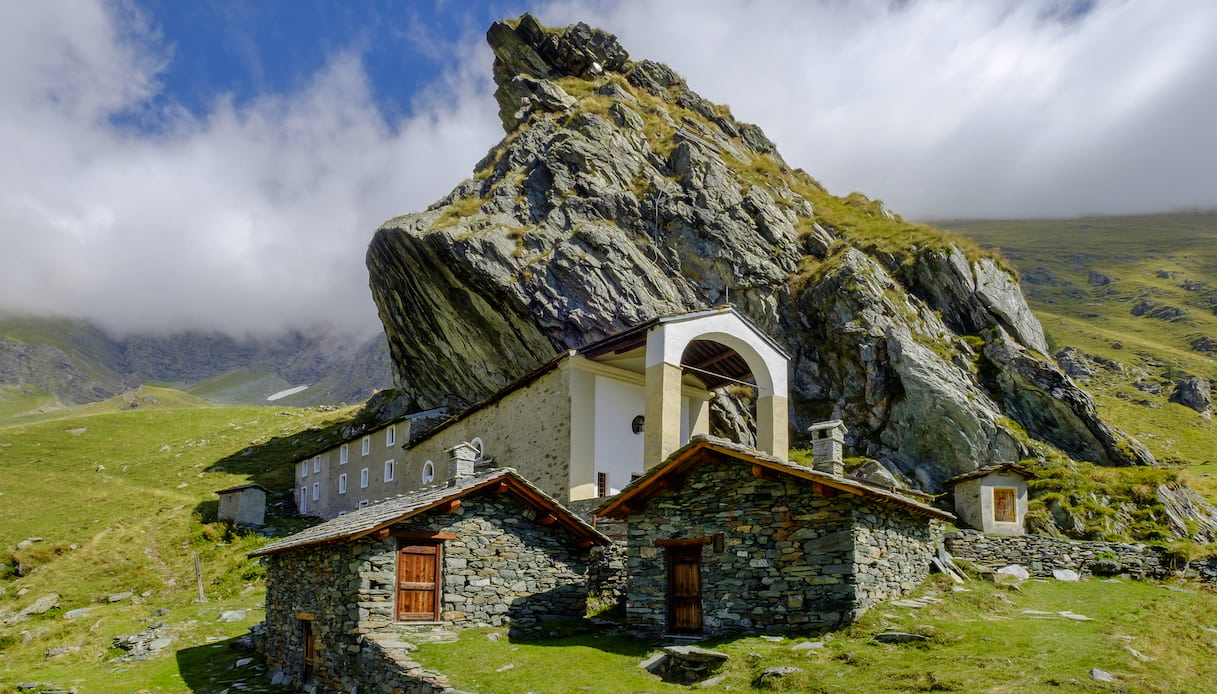 Chiese immerse nella natura: le più belle d’Italia