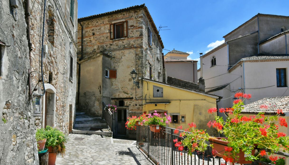 Scorcio del centro di Zungoli, Campania