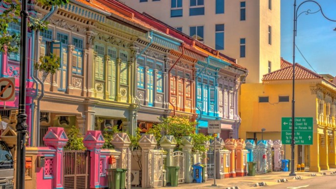 Sembrano caramelle ma non si mangiano: le case colorate di Singapore
