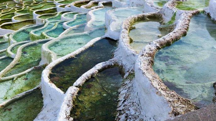 Le incredibili piscine salate dell’Ungheria sembrano un dipinto