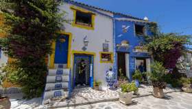 Borgo Parrini, il borgo siciliano che sembra dipinto da Gaudì