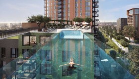 A Londra apre la prima piscina sospesa: nuotare sarà come volare