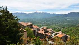 Macchiagodena, il borgo del Molise che ospita gratis chi porta un libro