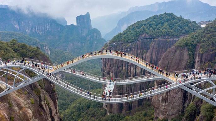 Il ponte fantascientifico e surreale che però esiste davvero