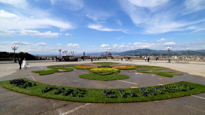 Firenze: piazzale Michelangelo in fiore per proteggere e celebrare le api