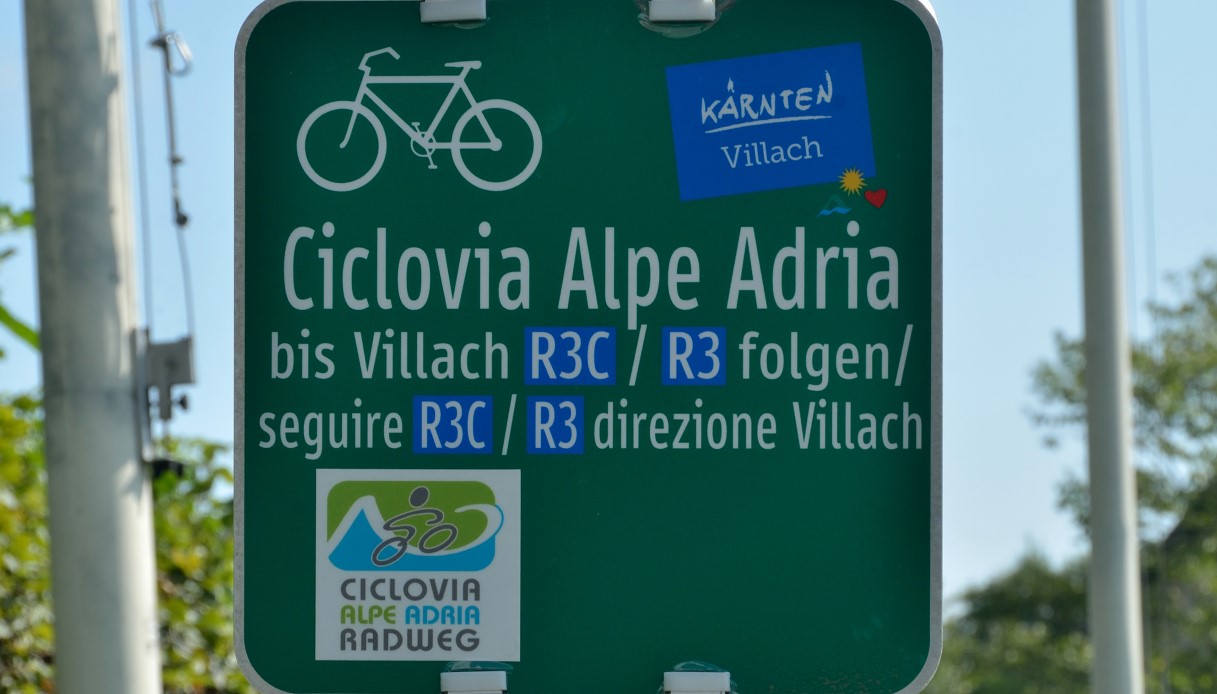 Cartello-Ciclovia-Alpe-Adria-Radweg