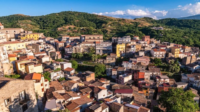 Il bel borgo di Castiglione di Sicilia che vende case a 1 euro