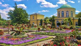 Passeggiata tra i pittoreschi giardini reali nel cuore della Bassa Sassonia
