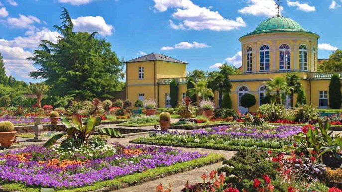 Passeggiata tra i pittoreschi giardini reali nel cuore della Bassa Sassonia