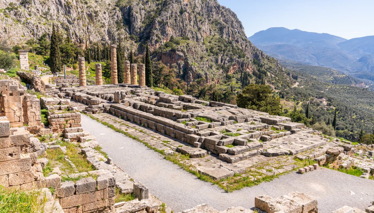 Tempio di Apollo a Delfi alle pendici del Parnaso