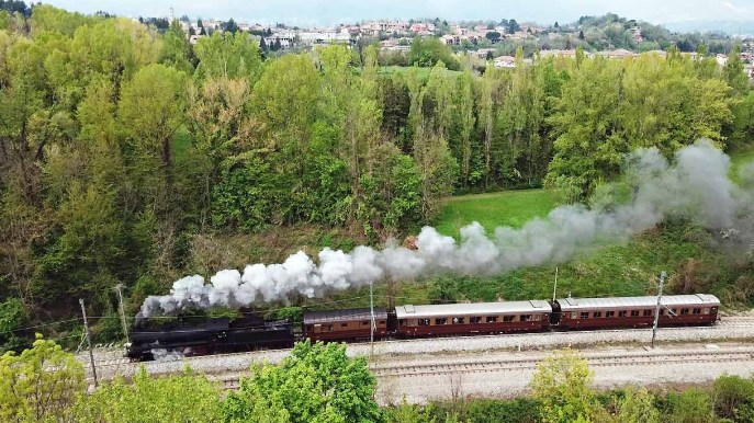 Col treno a vapore tra i laghi della Lombardia
