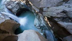 Trenino rosso del Bernina: la fermata più bella è alle Marmitte dei giganti