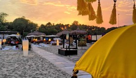 Tra cabine colorate e tramonti infuocati: i lidi più instagrammabili d’Italia