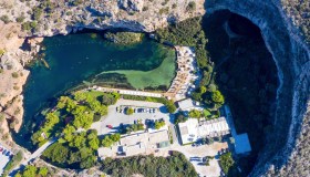 Lago Vouliagmeni, la gemma nascosta della Grecia