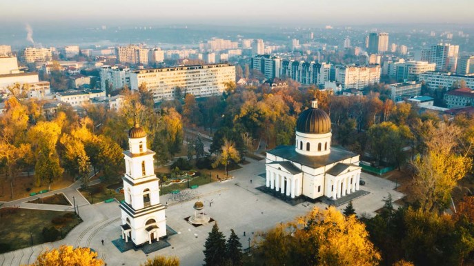 Chișinău o Kishinev, la capitale moldava dalle due lingue