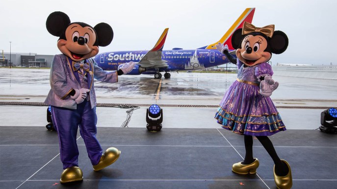 Da oggi puoi viaggiare su un aereo a tema Disney ( anche gratis)