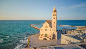 Trani, l’elegante città in riva al mare