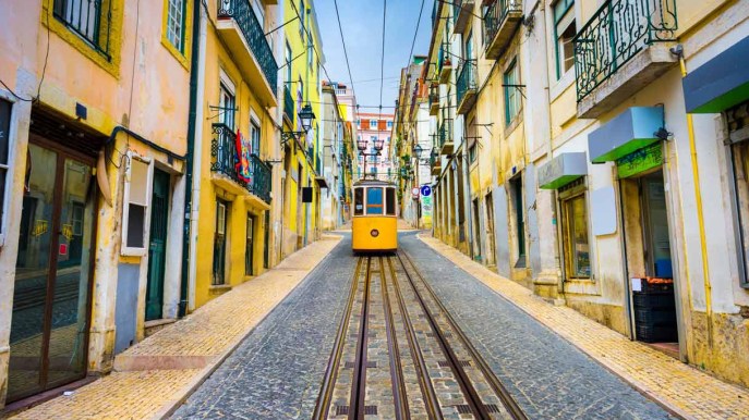 Lisbona vista dal finestrino del tram