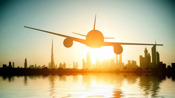 Biglietti aerei a metà prezzo per volare a Dubai e Abu Dhabi