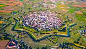 Pedalando tra i borghi: l’Italia più autentica svelata dal Giro d’Italia 2025