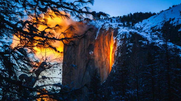 Lo spettacolare ritorno del fuoco che “scorre” dalle rocce