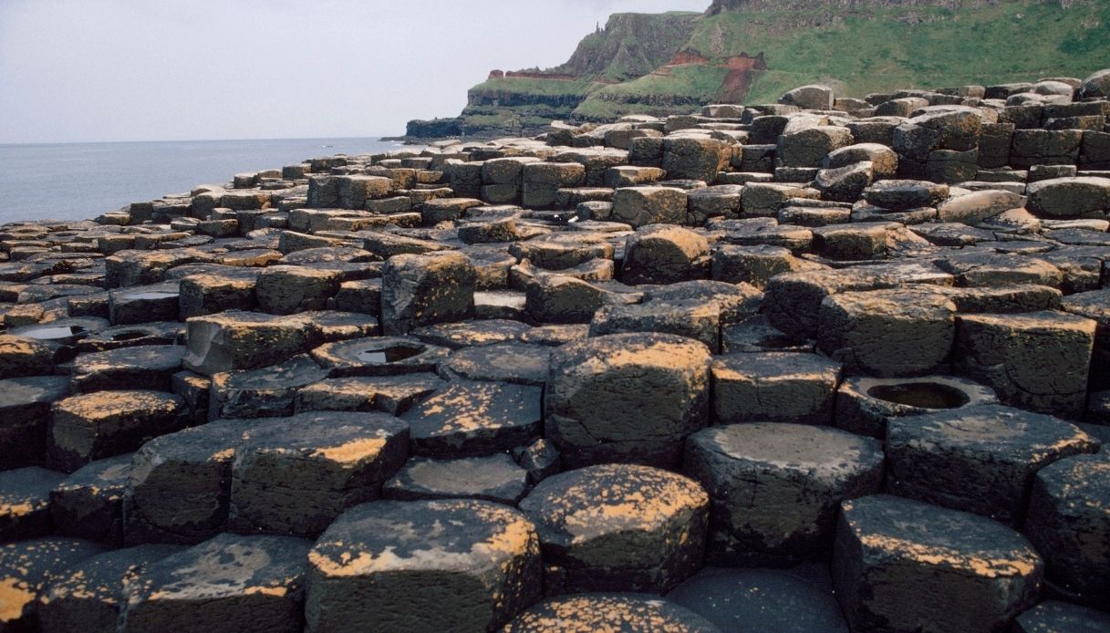 Giant’s Causeway l'alevare roccioso creato da un gigante