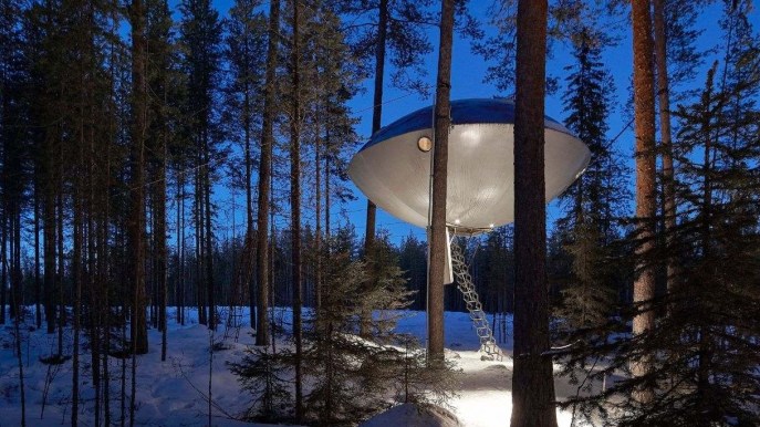 Dormire in un UFO nella foresta artica
