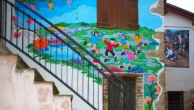 Il paese sotto al Gran Sasso che sembra disegnato da un bambino